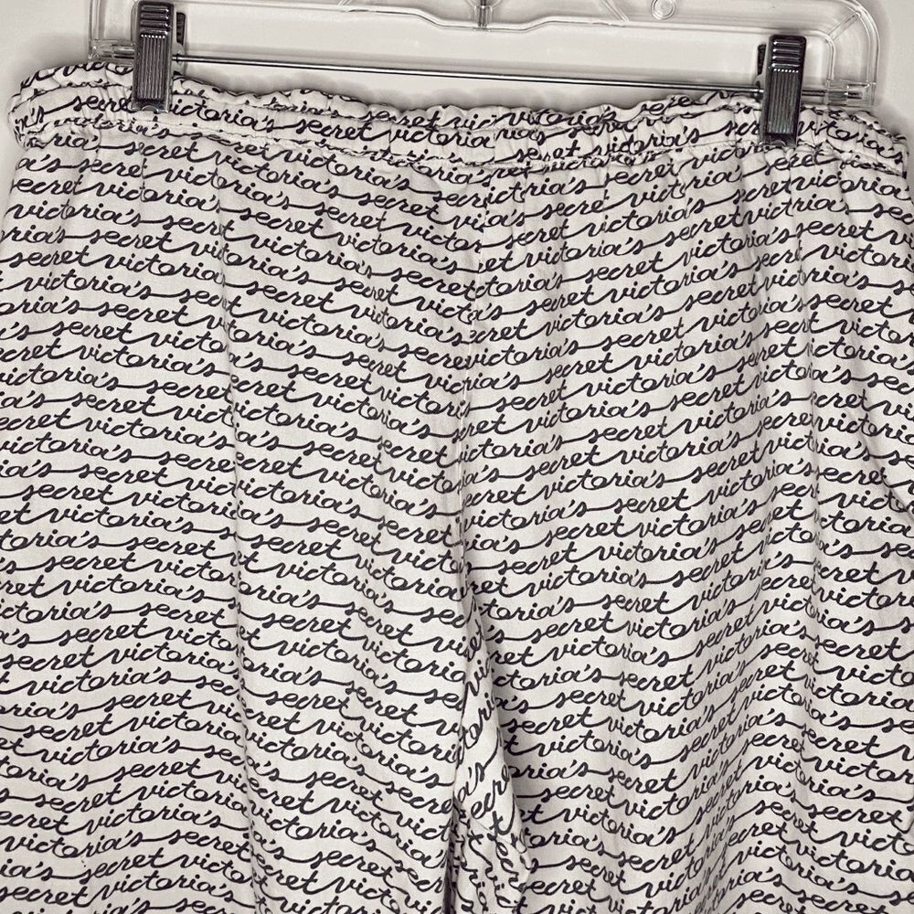 VICTORIA’S Secret All-Over Logo Pajama Set - Picture 13 of 15